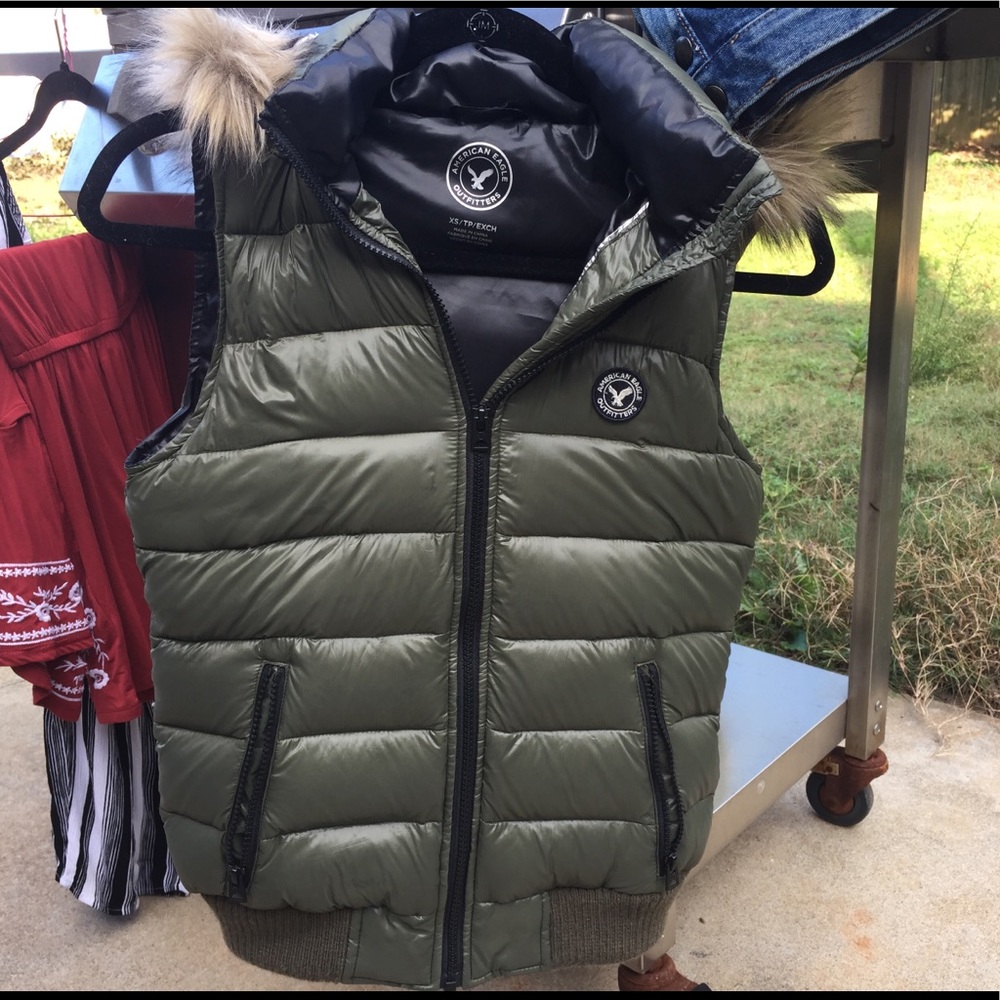 American Eagle puffy vest
